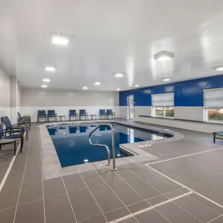 Country Inn & Suites by Radisson, Bolingbrook, I-55
