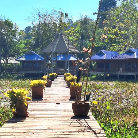 BlueResort-Kohchang Отели рядом с достопримечательностью «Пляж Конг Кои»