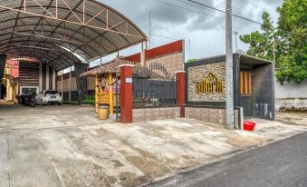 RedDoorz Syariah Near Kebon Rojo Park Blitar