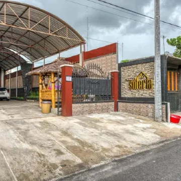 RedDoorz Syariah Near Kebon Rojo Park Blitar