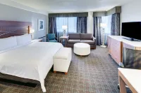 DoubleTree by Hilton Hotel Milwaukee Downtown Hotels near American Family Field