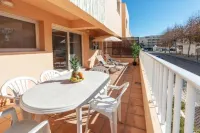 Comfortable Duplex Apartment with 2 bedrooms & 2 terrace 200 m away from the ocean