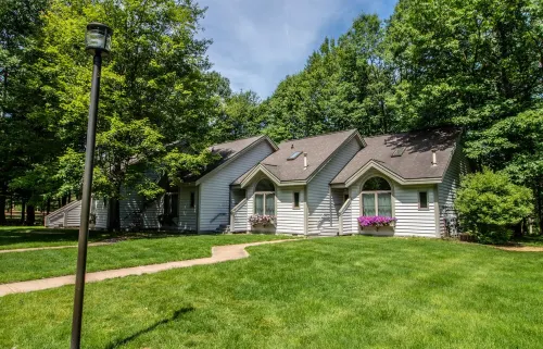 Fully Renovated Condo - Sleeps 9!