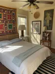 New! Cheerful cottage filled with art and books in the heart of Waxahachie