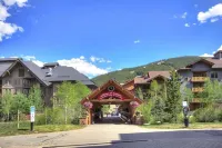 Spacious Deluxe Studio in Center Village, Walk to Lifts, Passage Point 324