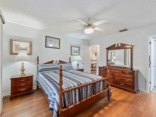 GREAT LOCATION BETWEEN SPANISH SPRINGS SQUARE & LAKE SUMTER LANDING