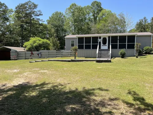 "Reel Escape" in White Oak Shores Hotels in Barbour County