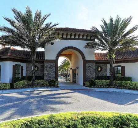 Minutes from Disney!  Clean family size Townhouse with a private pool.