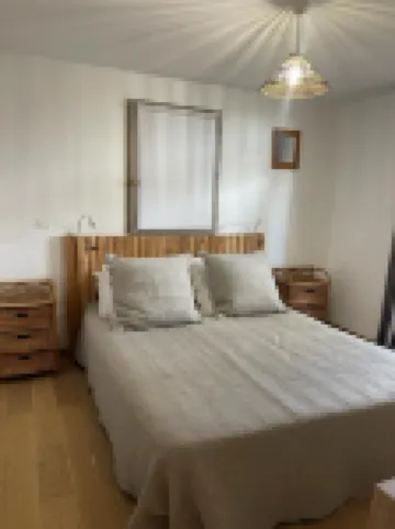 Charming air-conditioned cottage "the cabin" and its private and independent garden