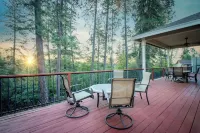 Cozy Sierra foothills home with 3Bedrooms, 2full baths with outdoor deck dinning