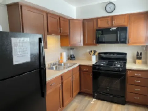 Delightful & Relaxing 2 Bedroom! Hotels in Whiteside County