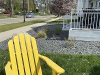 1 block to lake, 2 blocks-Surf Ballroom, & 3 blocks-City Park-Perfect posh stay! Hotels in Clear Lake