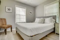 Manatee Cove: Private Oasis with Wildlife, Hot Tub & Fun Game Room!