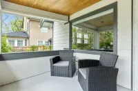 NEW Charming 3bedrm Bungalow on Beautiful Street