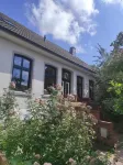 Vacation home for families/groups/friends Dogs allowed 8 adults 2 children