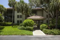 Large 3RD. Floor Corner Unit W/Golf Course Views from Spacious Wrap Around Lanai