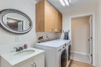 Entire home: Charming Home with Beautiful Yard