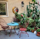 It's Here! A Restful Experience...Flx Wine Trails Garden Studio + Deck +  BBQ