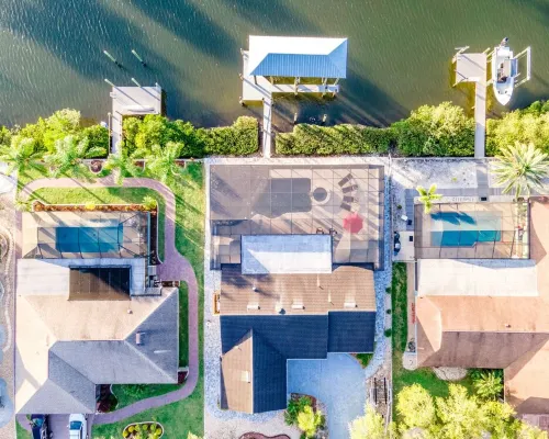 Paradise Waterfront Resort! PoolSpa with Swim-up Bar, Dock, Kayaks, Pets Welcome Hotels in Apollo Beach