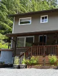 Comfy Duplex unit B great for families and small groups, sleeps up to 7 - Wi-Fi