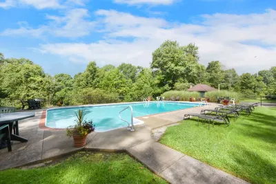 Woodlands Hideaway Cozy Retreat Nemacolin Castle 주변 호텔