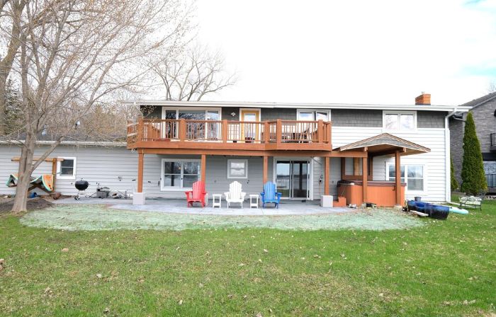 The Boathouse4 Bed 2 1/2 Bath Lake Home