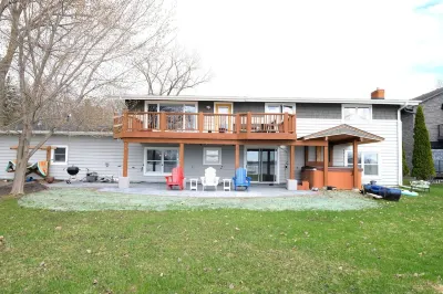 The Boathouse4 Bed 2 1/2 Bath Lake Home