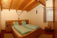 Ruhig Gelegene Fewo 03 - Rustikal und Modern Eingerichtet in Waldnähe Hotels in Achslach