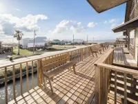 Waterfront 4Br Private Dock& Boat Ramp Perfect for Families