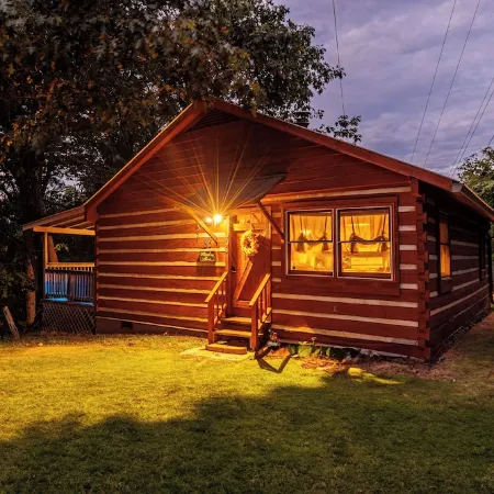 Whiskey Run Cabin: Hot Tub, Spectacular Mountain Views, Private, Easy Access
