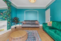 A Lovely, Luxury flat close to attractions and beach