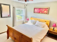 New! Ideal location! Walk to Town! Family Fun! Mountain/Park Views! Pet Friendly 假日穀附近的飯店