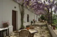 Charming rural house with swimming pool 3 km from the city of Granada. parking Hotel in zona Aeroporto di Granada