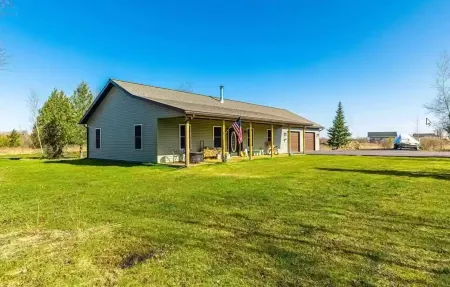 Charming All Wood InteriorAdirondak Cottage