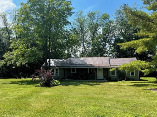 Riverside cabin with excellent kayaking and fishing