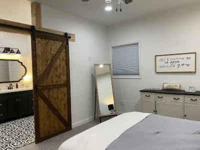 Cozy Farmhouse in Mount Vernon Hotels in 