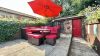 3 bedroom character town house on the edge of the Blackdown hills Hotels in Wellington