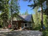 Glacier Snow Fox Lodge - Inside Glacier Park - Creek-front Hotels near Glacier National Park