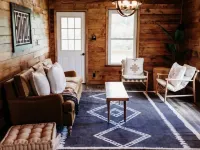 Cozy Midwest Bunkhouse located in the heart of the Ozarks! Hotels in Wright County