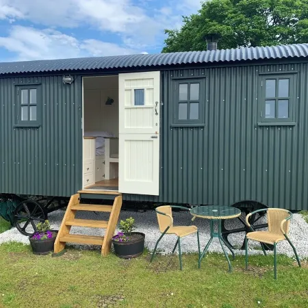 Sheldon Shepherd's Hut - Cosy Rural Retreat in the Peak District National Park