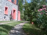 Prestigious Self Catering Holiday Villa For Rent in Barga, Lucca, Firenze, Các khách sạn ở Barga