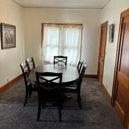 One block from downtown One bed one bath with extra folded out bed.