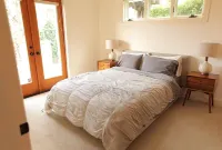 Quiet, Elegant Apartment With Beautiful Views & Terraced Gardens