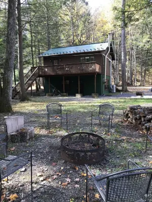 Creekside cabin home ENJOY PEACE/BEAUTY in LUXURY with quality bedding&MUCH MORE