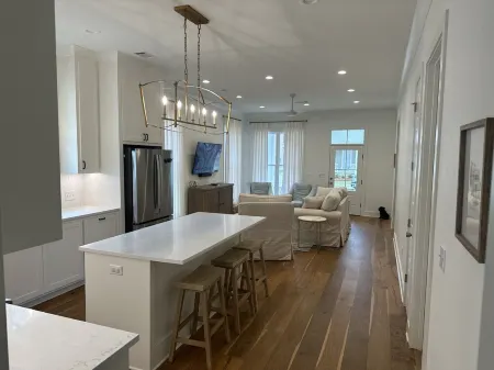 NEW GAMEDAY Home 3-BR/3BA Close to Campus!