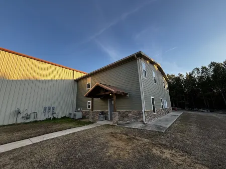 FISHERMAN’S PARADISE - indoor heated & cool parking for trucks and boats