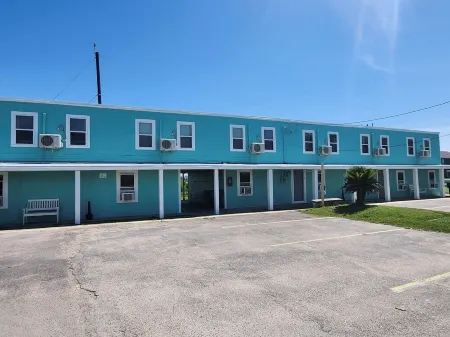 The Mark at Surfside, Apt. 5