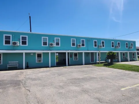 The Mark at Surfside, Apt. 10