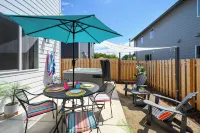 Hip-Downtown Carlton Townhouse #2, Steps to Tasting, Hot-Tub, BBQ, Dog-Friendly