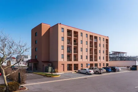 Anchor on 23rd Bayside Condo